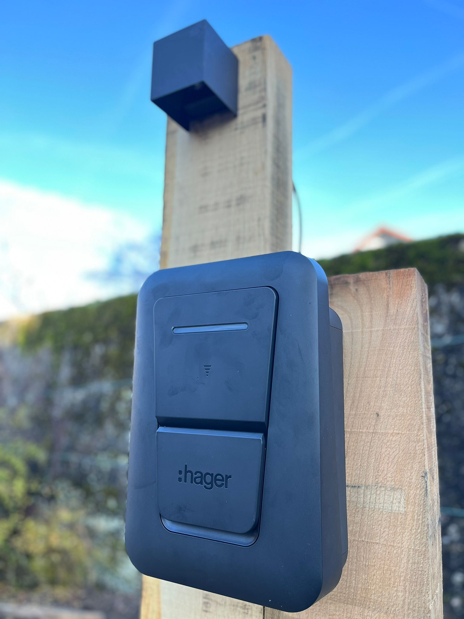 Borne de recharge Autel Vert installée